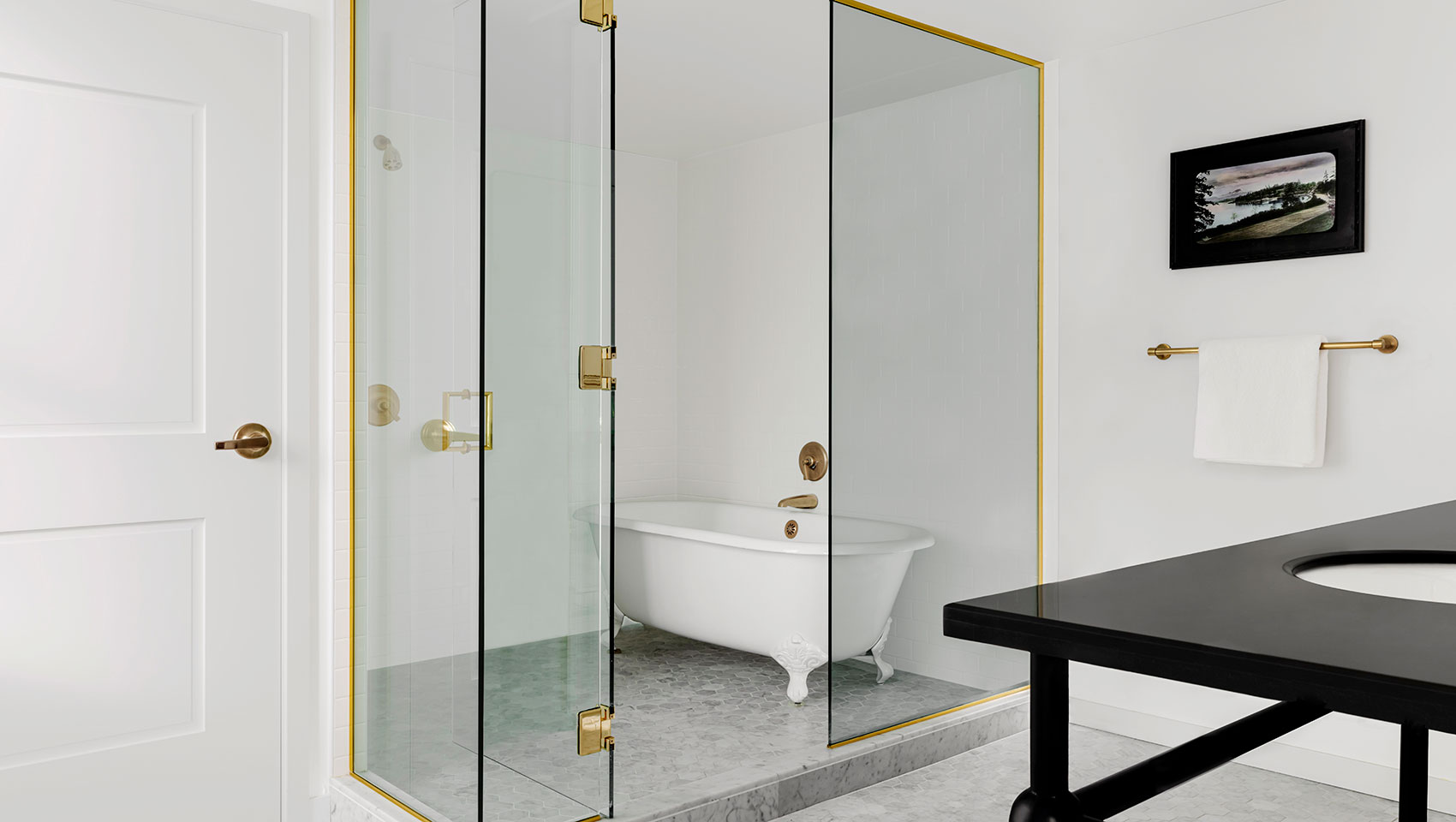 1 King Premium Spa Guest Bathroom